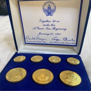 Gold Commemorative button blazer Reagan Bush 1981 Set